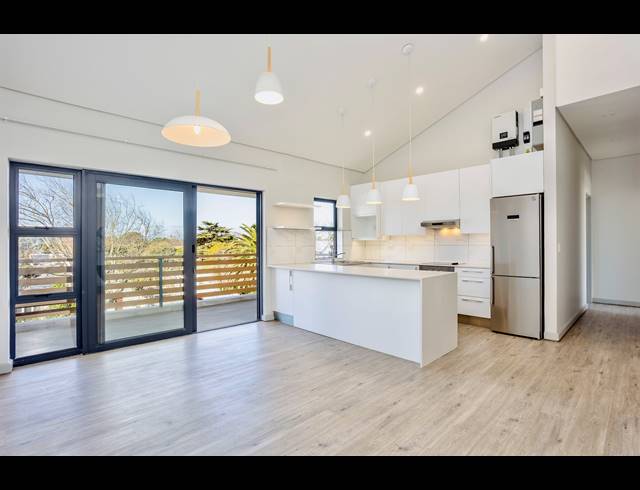2 BEDROOM APARTMENT FOR SALE IN RONDEBOSCH